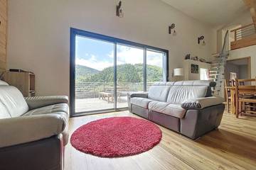 Maison de campagne pour 8 personnes, avec jardin dans La Croix de Bauzon