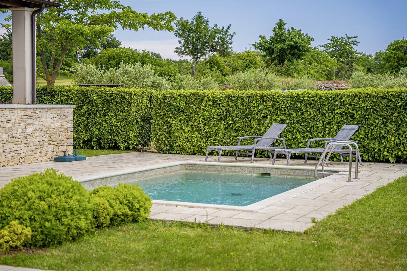 Ferienhaus Nicole * ruhige Lage, eingezäunter Garten, privater Pool in Kanfanar, Zentralistrien