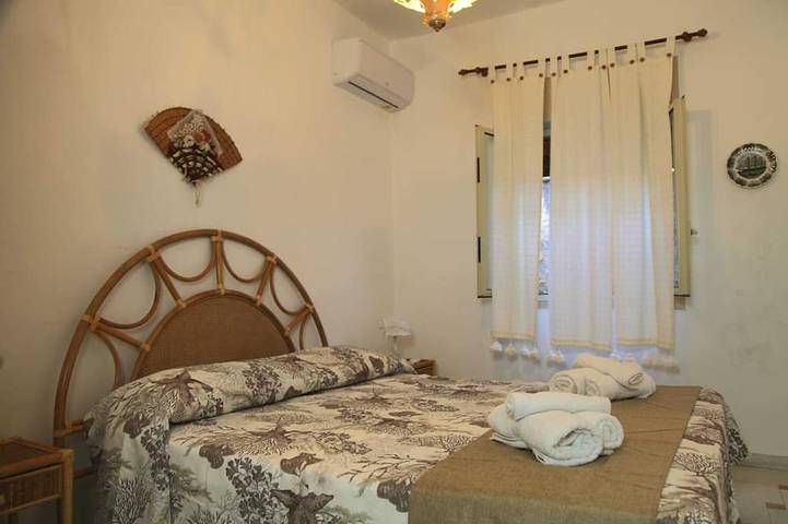 Relax in Style:Spacious 4-Bedroom Villa Rosetta Near Palermo's Coastal Treasures in Carini, Provincia de Palermo