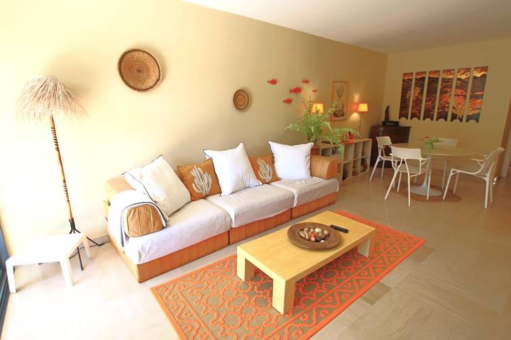 Gîte pour 4 personnes, avec terrasse dans Port du Mourre-Rouge - 2