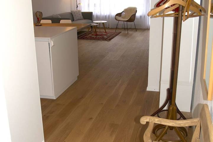 Ganze Wohnung, Schöne Ferienwohnung, zentral gelegen, renoviert in Davos Platz 1, Davos