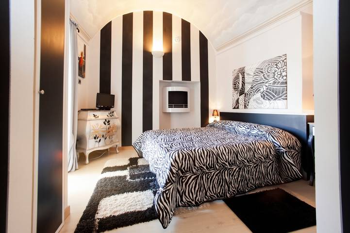 Studio entier, Studio confortable à Piazza, 30 m², cheminée & balcon in Mondovì, Province de Coni