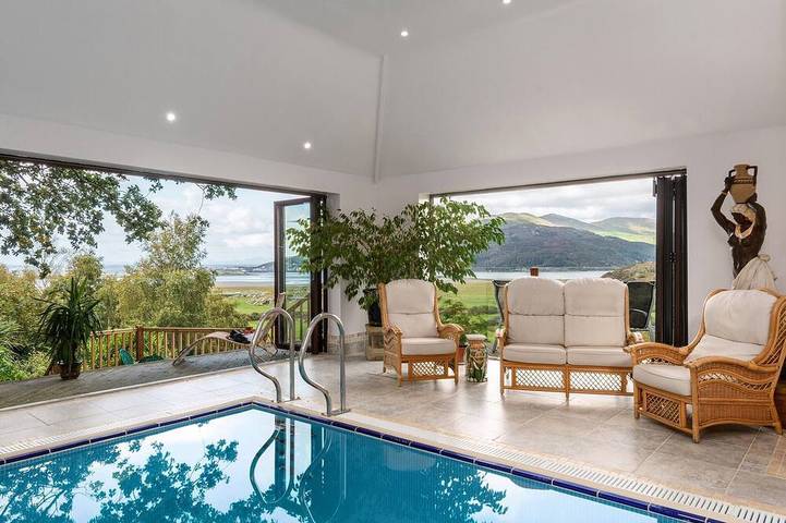 Cottage for 8 people, with garden in Fairbourne