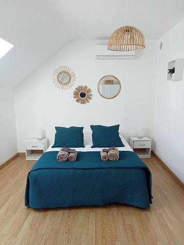 Chambre d’hôte pour 5 personnes, avec jardin et piscine, adapté aux familles à Espinasse