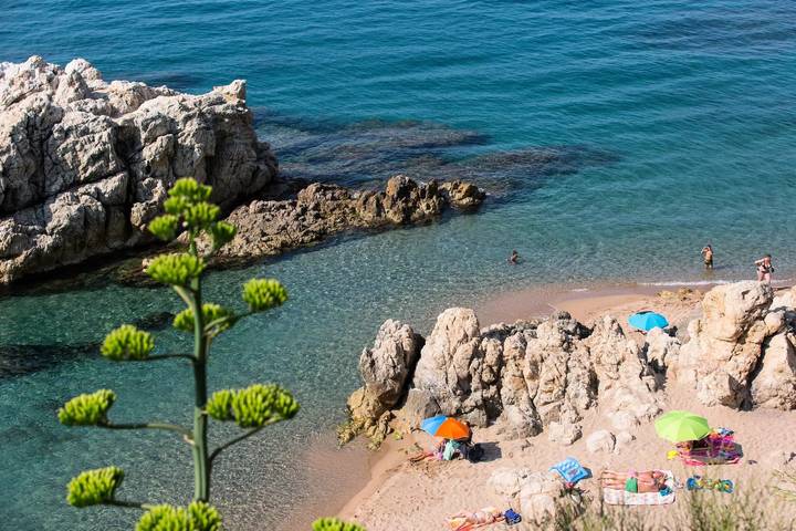 Wohnwagen für 4 Personen, mit Terrasse und Pool sowie Ausblick in Calella - 4