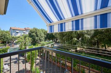 Ferienwohnung für 6 Personen, mit Balkon und Garten in San Vincenzo