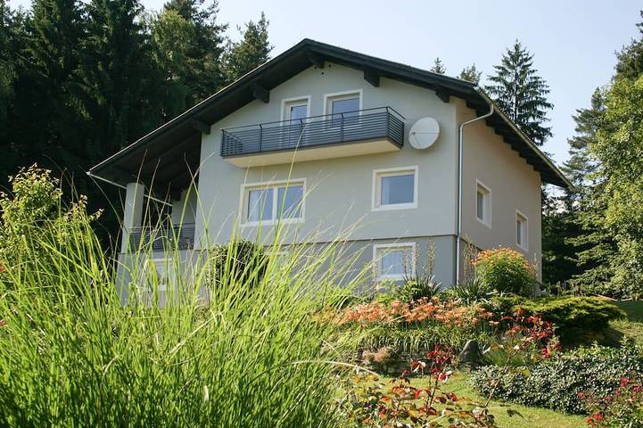 Ferienhaus für 10 Personen, mit Balkon und Garten sowie Sauna
