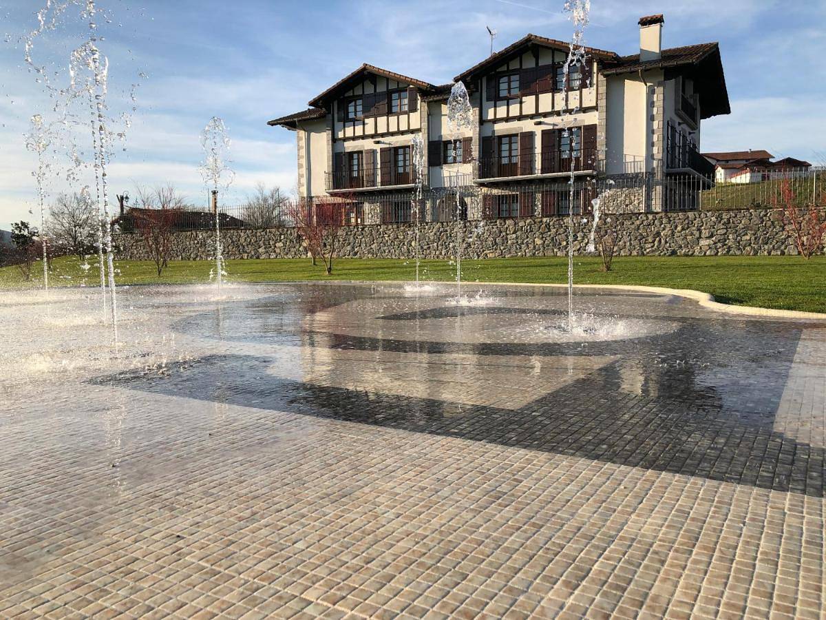 Eight-Bedroom House in Zugarramurdi, Province de Navarra