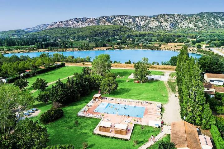 Camping für 4 Personen, mit Terrasse in Vaucluse - 2