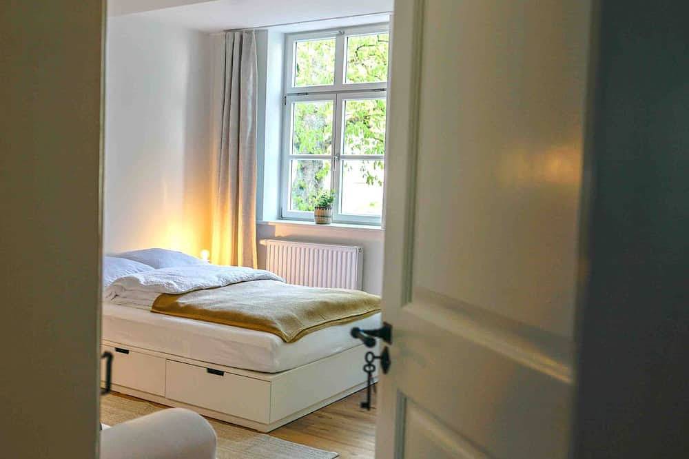 Ganze Wohnung, Apartment-Design-Eigenes Badezimmer-Blick auf den in Coburg, Oberes Maintal - Coburger Land