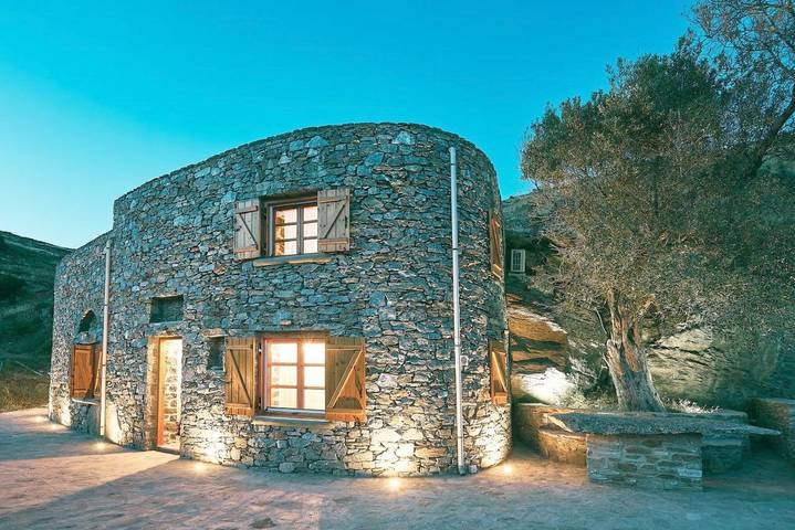 Location de vacances pour 5 personnes, avec piscine et jardin dans Κανάλα - 2