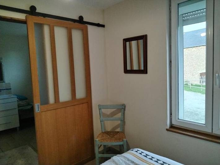 Gîte pour 3 personnes, avec Jardin et Vue à Saint-Pardoux-Corbier - 4