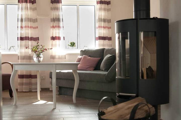 Ferienwohnung für 4 Personen, mit Terrasse und Garten sowie Sauna in Esgrus