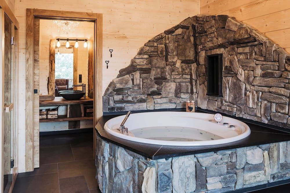 Chalet Bärenhöhle I eigene Sauna, Whirlpool, Hottub und Komfort in Vorra, Frankenalb