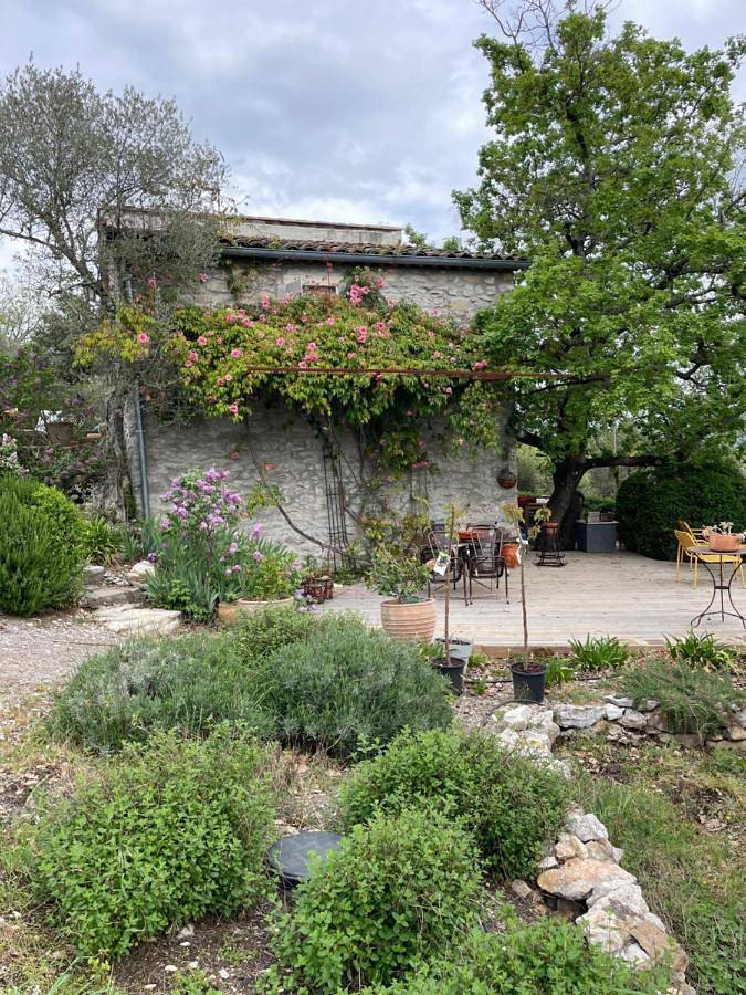 Chambre d’hôte pour 2 personnes, avec jardin ainsi que piscine et vue à Vogüé - 4