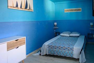 Chambre d’hôte pour 2 personnes, avec jardin ainsi que terrasse et vue à Sainte-Suzanne