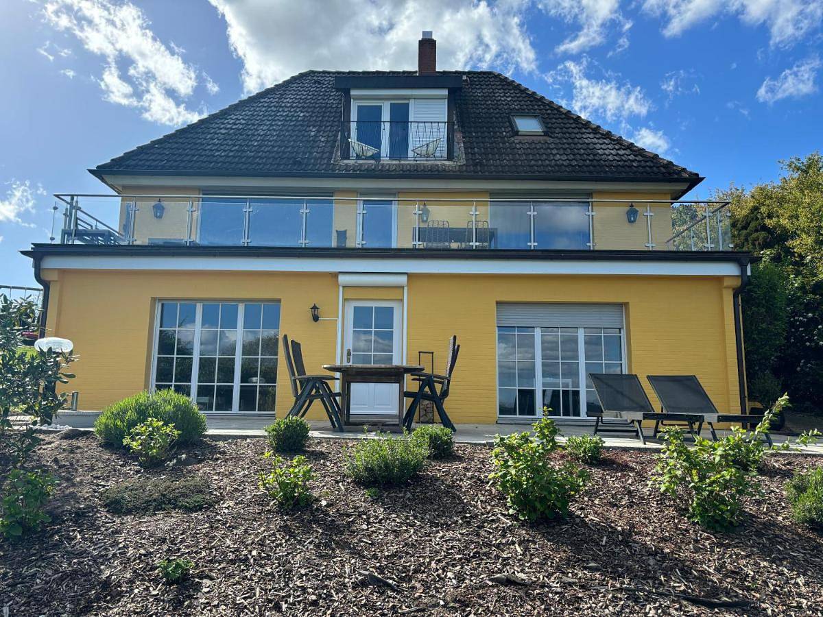 Ganze Wohnung, Traumhafter Seeblick mit großer Terrasse in Pogeez, Naturpark Lauenburgische Seen