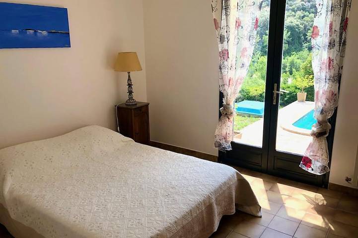 Location de vacances pour 8 personnes, avec jardin et terrasse à Collias - 3
