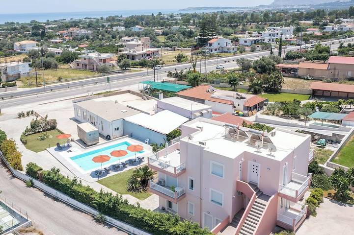 Ferienwohnung für 7 Personen, mit Balkon und Garten in Afantou