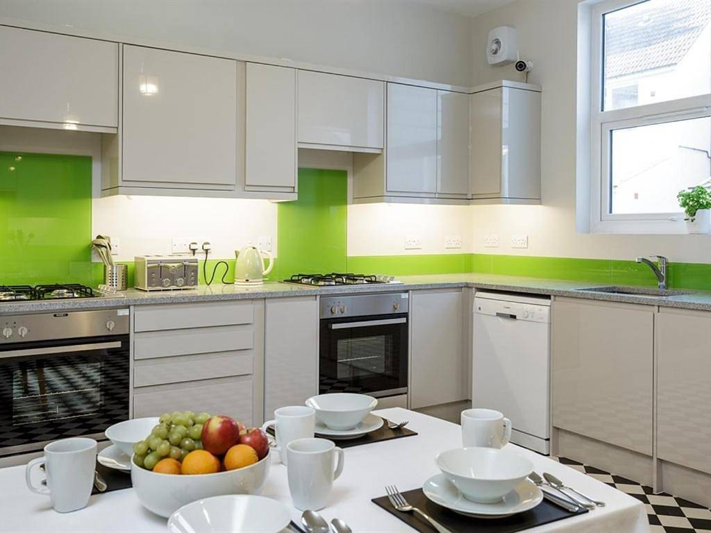 Guesthouse for 17 people in Southsea, Portsmouth