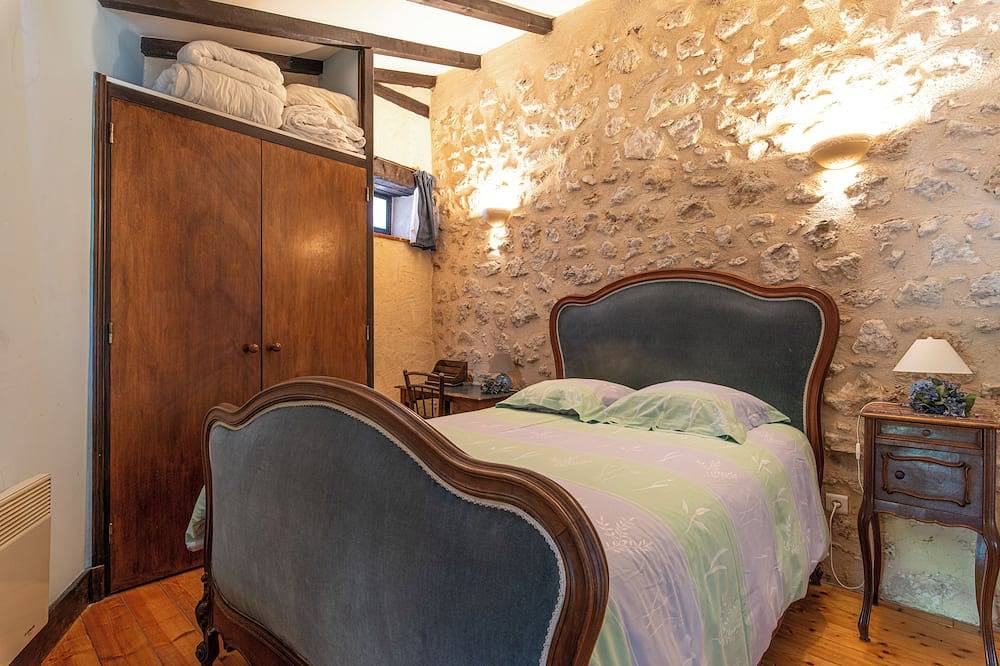 Maison de charme, gite avec piscine entre Dordogne et Saint-Émilion in Saint-Michel-de-Montaigne, Périgord Pourpre