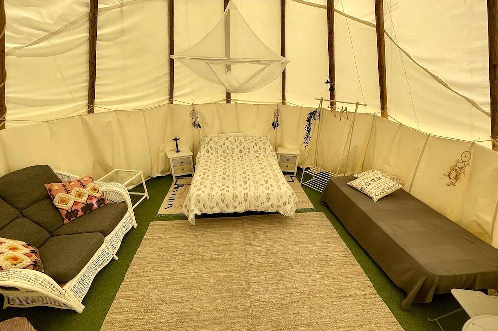 Beautiful Teepee with private facilities in Zújar, Geoparque de Granada