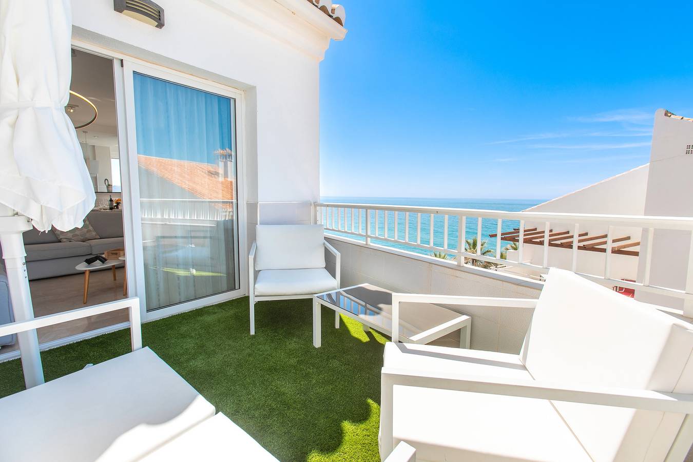 Entire apartment, Luxury Sea View Apartment with Pool, Wi-Fi & Terrace in Nerja Centre, Nerja