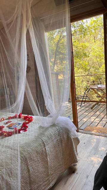 Chambre d’hôte pour 2 personnes, avec jardin ainsi que vue et terrasse, animaux acceptés à Barjols