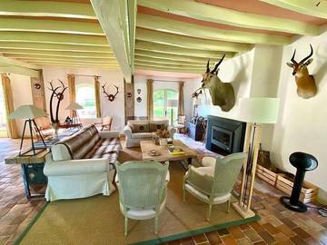 Location de vacances pour 10 personnes, avec vue sur le lac ainsi que vue et terrasse à Villemurlin