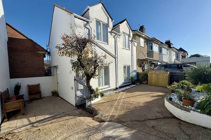 Log cabin for 4 people, with garden in Bournemouth