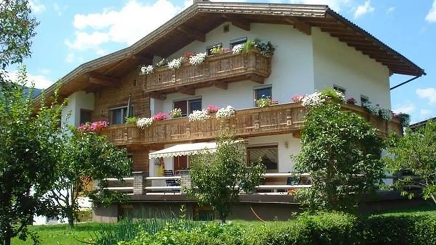 Vakantiewoning voor 10 personen, met terras en tuin in Stumm