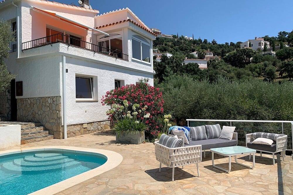 Casa de vacaciones con piscina privada y vistas al mar - cerca de Aquabrava in El Mas Fumats, Roses