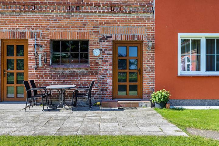 Holiday Apartment 'Kranichnest' with Private Terrace, Private Garden and Wi-Fi in Lüdershagen, Vorpommern-Rügen