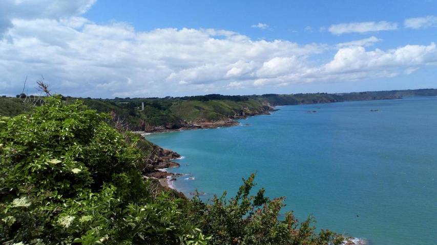 Location de vacances pour 6 personnes, avec vue et jardin à Tréveneuc - 2