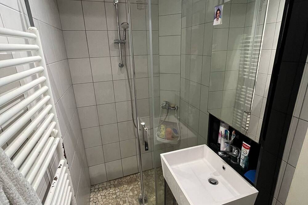 Appartement entier, Petit appartement tranquille à 10 min de la gare in Nancy, Région de Nancy