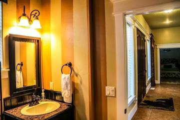 Log Cabin for 10 Guests in McCall, Payette Lake, Picture 3