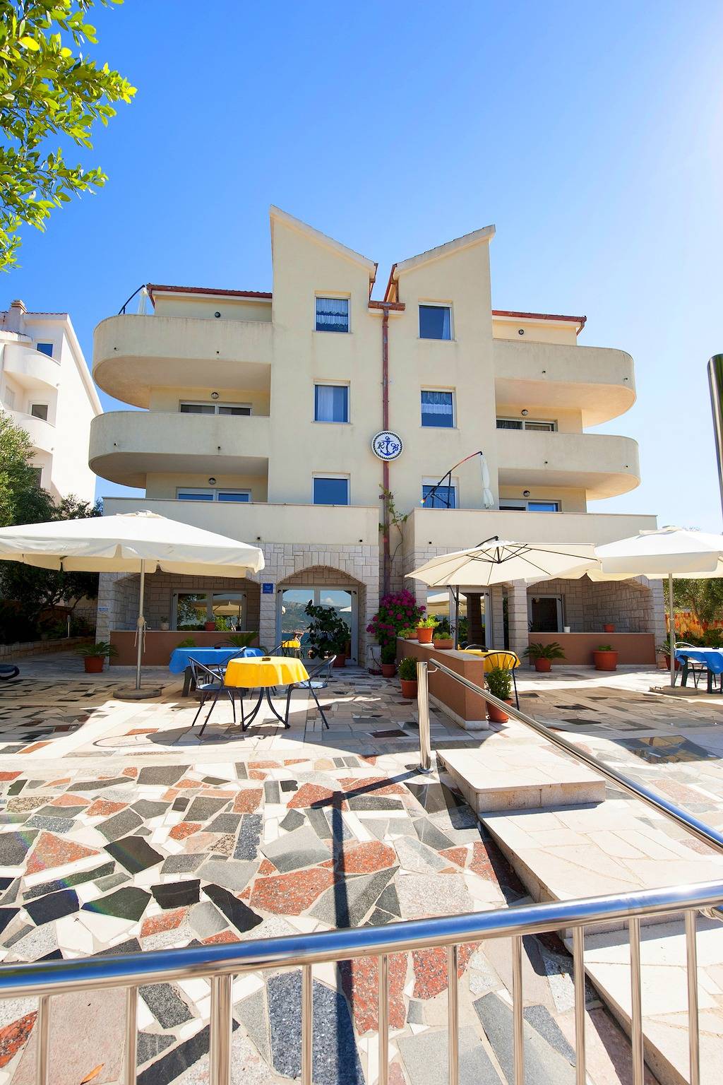 Ganze Wohnung, 2-Zimmer-Ferienwohnung am Strand Slatine, Ciovo A-1139-c in Slatine, Ciovo
