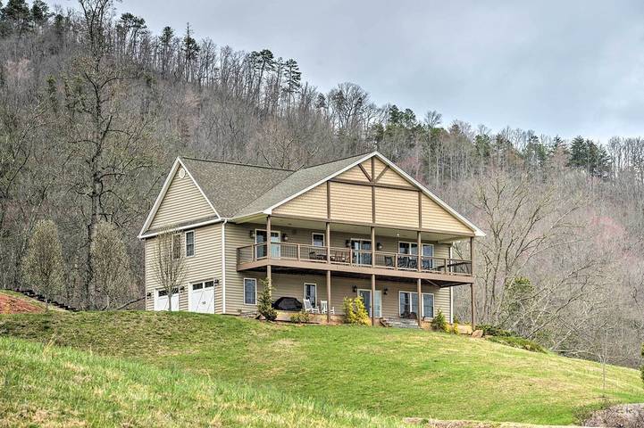 Vacation house for 8 people, with balcony in North Carolina