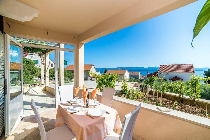 Vacation rental for 3 people, with Balcony/Terrace in Brac