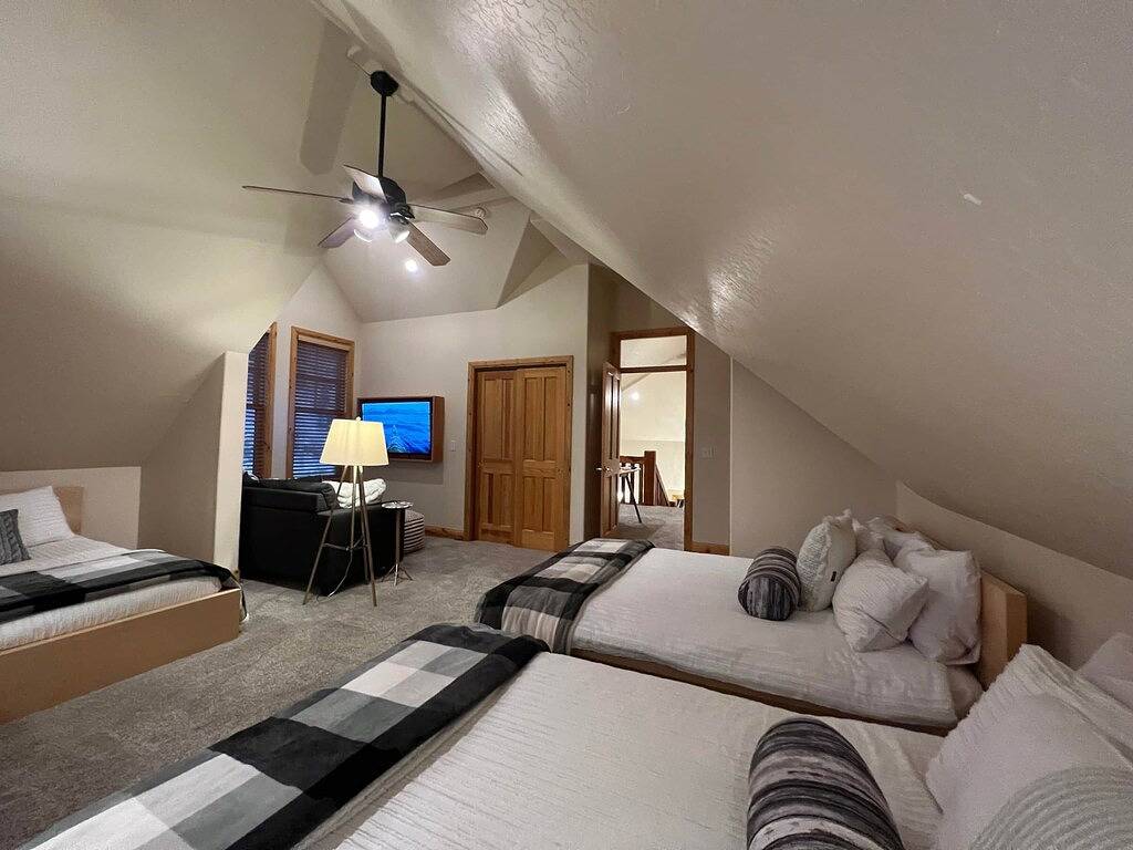 Vacation Home for 14 Guests in Park City UT, Utah