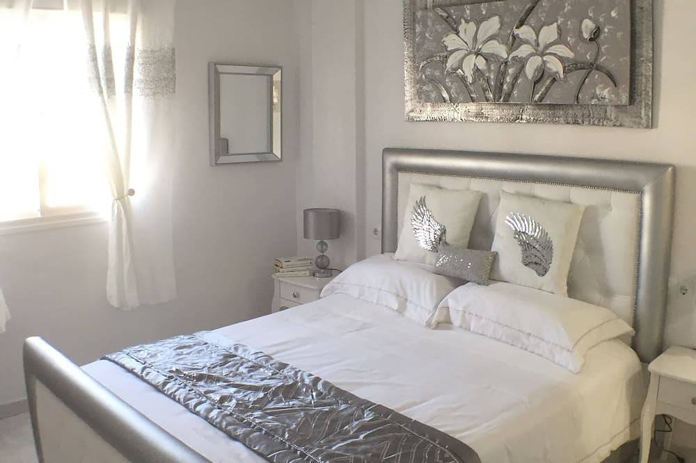 Entire apartment, Stunning Ground Floor Apt. near Beach ,Wifi Fibre Optic incl. in Rojales, Costa Blanca