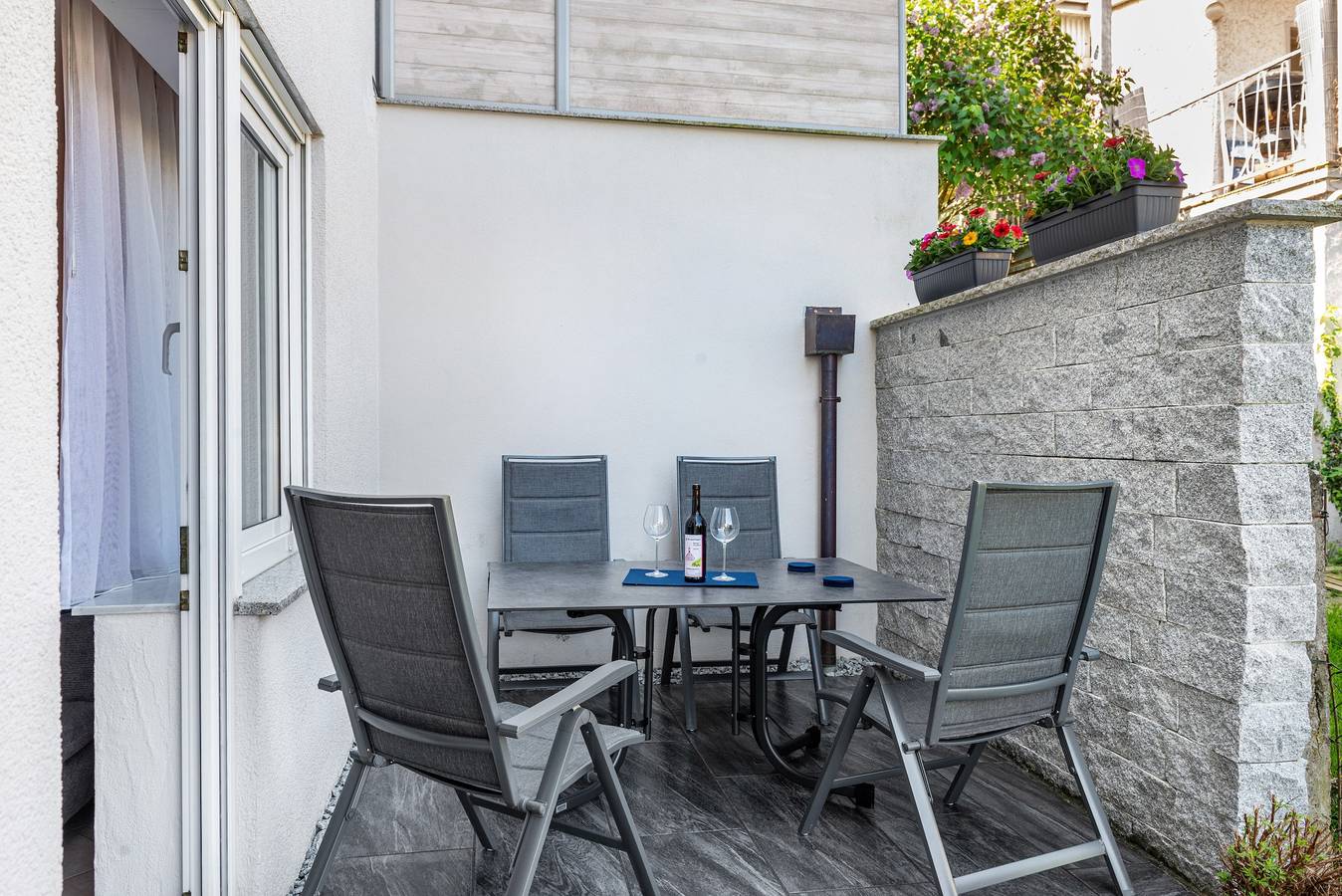 Ganze Wohnung, Ferienwohnung 'Terrasse' mit privater Terrasse und Wi-Fi in Uhldingen-Mühlhofen, Region Bodensee-Oberschwaben