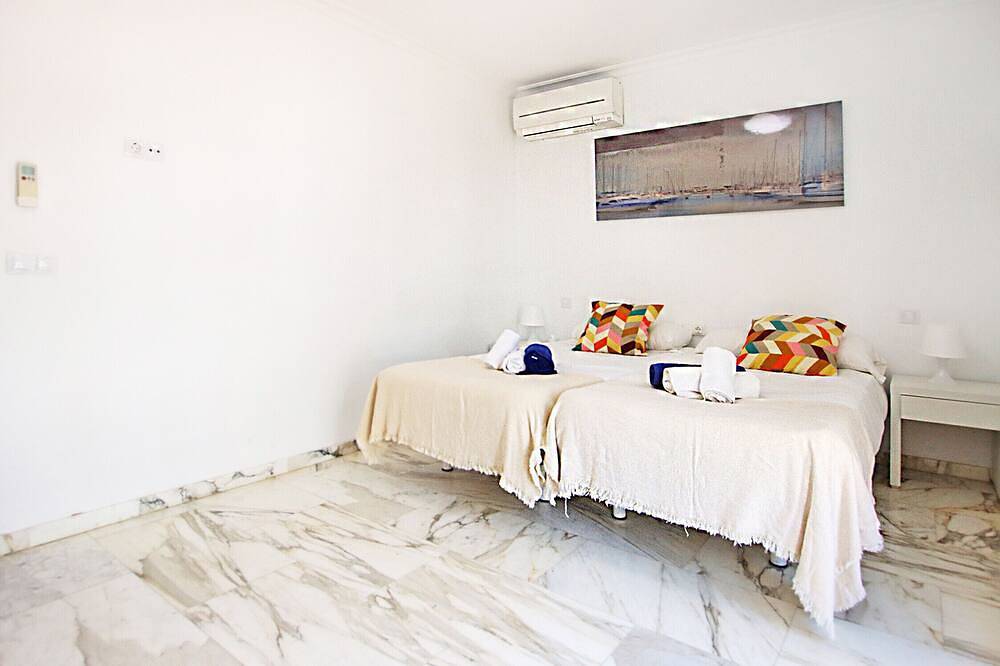 Villa Marbella in Playa de Palma 150m from the beach in Can Pastilla, Palma