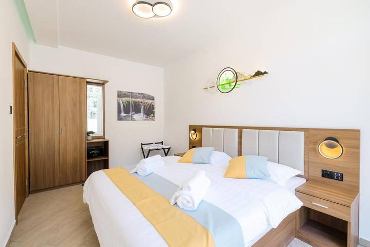 Hotel für 3 Personen, mit Balkon und Terrasse sowie Ausblick in Obrovac - 4