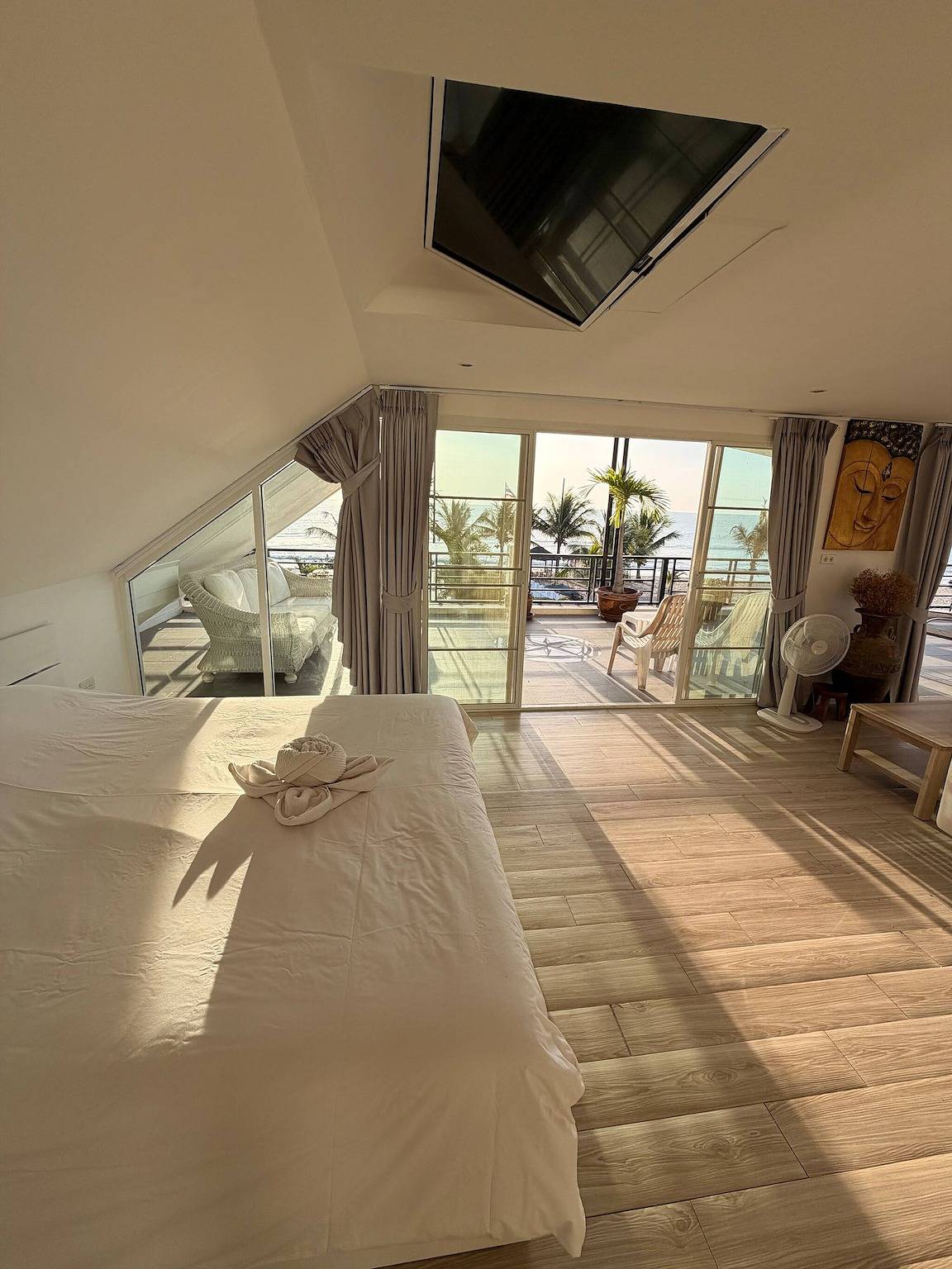 Ganze Wohnung, Romantischer Rückzugsort am Strand mit atemberaubender Aussicht in Prachuap Khiri Khan