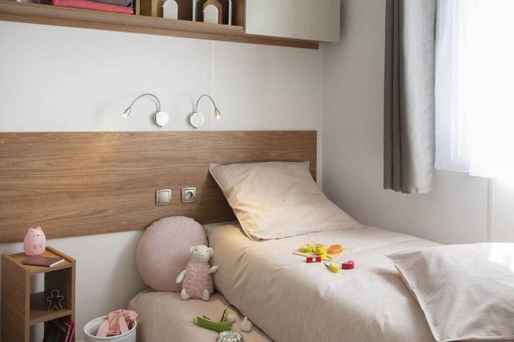 Mobil home spacieux agréable clim au calme ensoleillé in Saint-Brevin-les-Pins, Côte de Jade