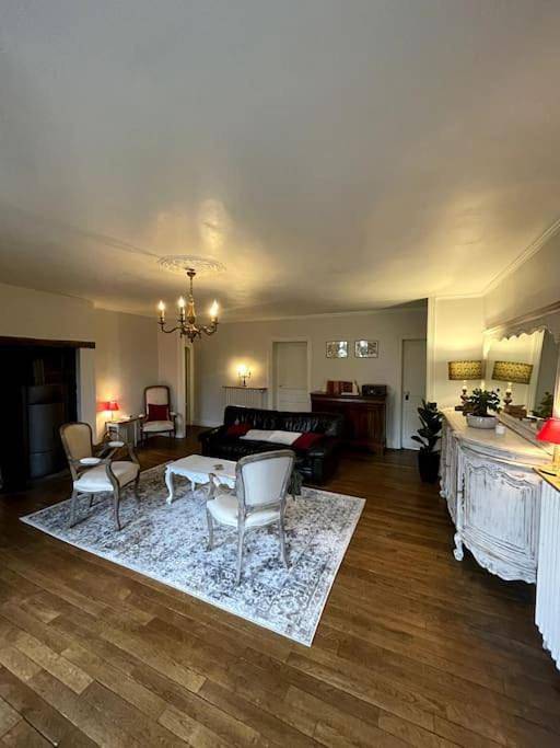 Location de vacances pour 10 personnes, avec balcon ainsi que vue et jardin à Vitrac (Cantal) - 3