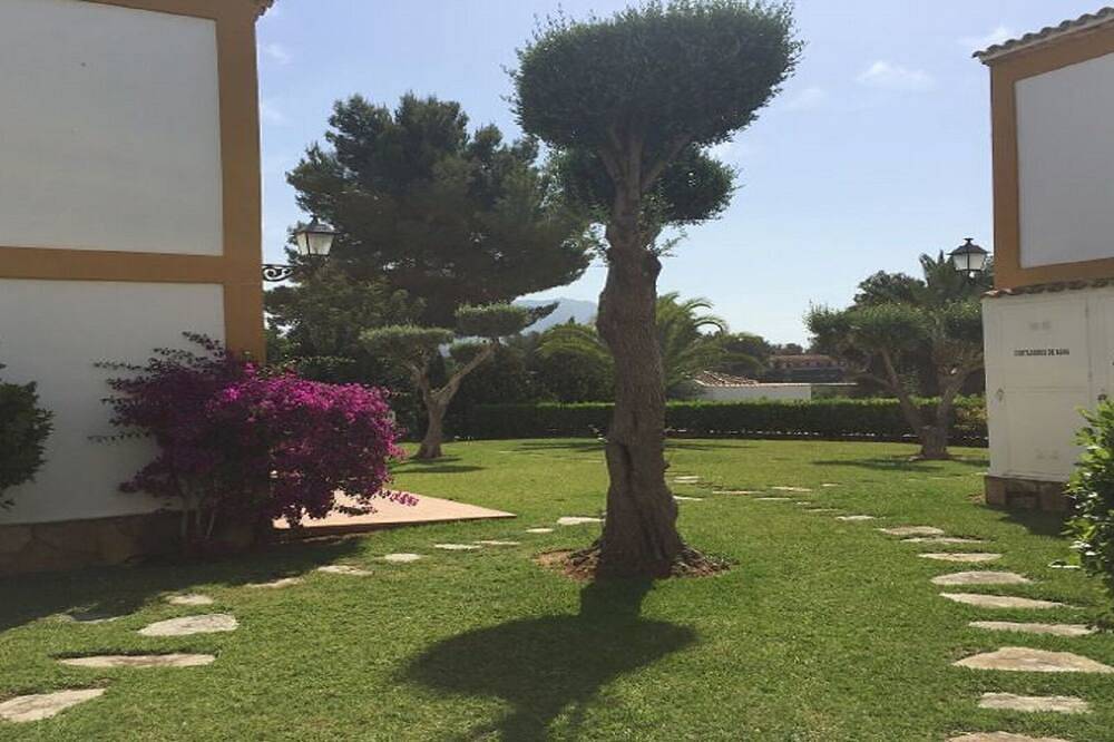 Superb 2 bedroom apartment with balcony, Denia, sleeps 6 in Pedreguer, Costa Blanca