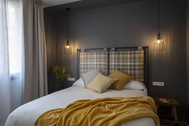 Ganze Wohnung, Apartment with private garden with views to Montserrat in Monistrol de Montserrat, Barcelona Binnenland