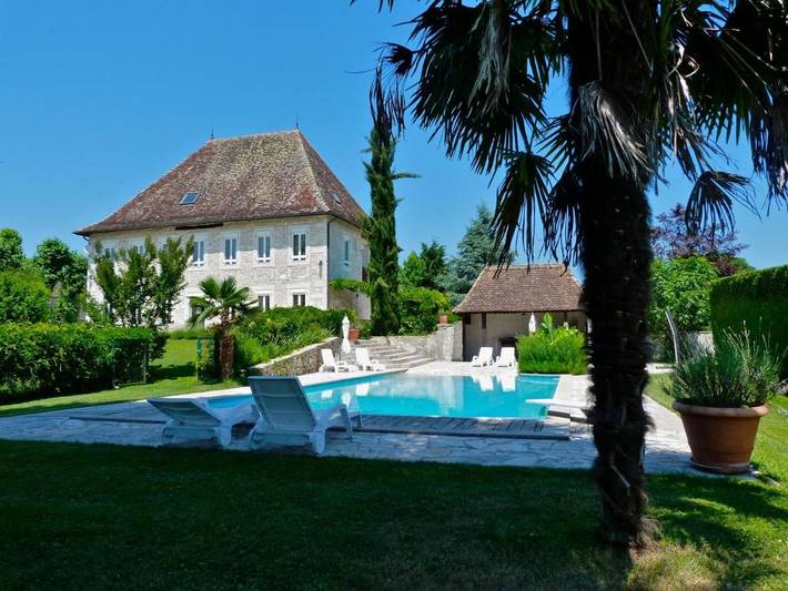 Chambre d’hôte pour 8 personnes, avec Terrasse et Jardin ainsi que Piscine et Vue